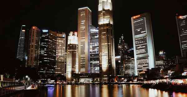 电脑突然变成智能机器人