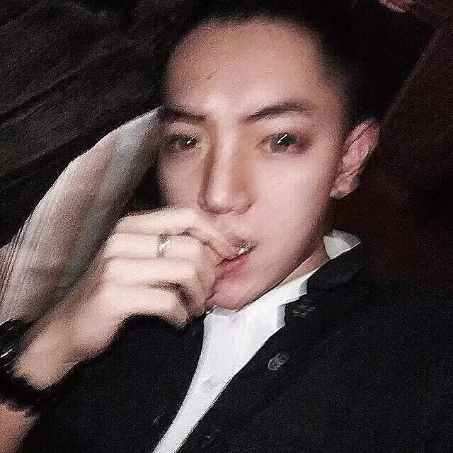 容萱翔河
