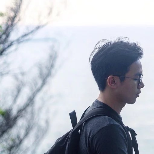 房康霭子