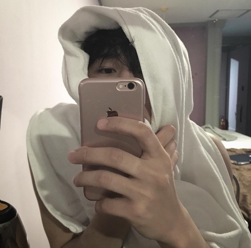 阎江梅蓉