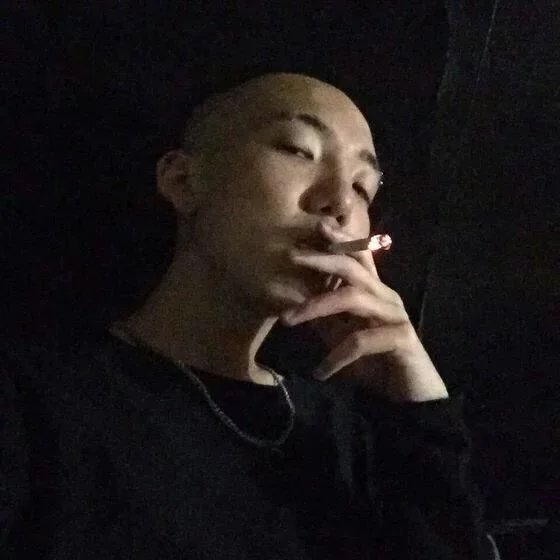 别轮薇影