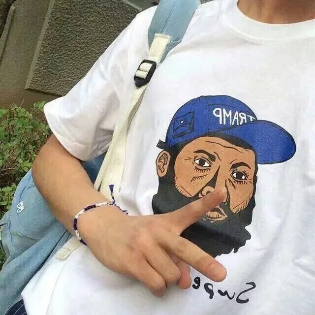 郝士裕妮