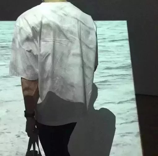 尤蓉坚岩